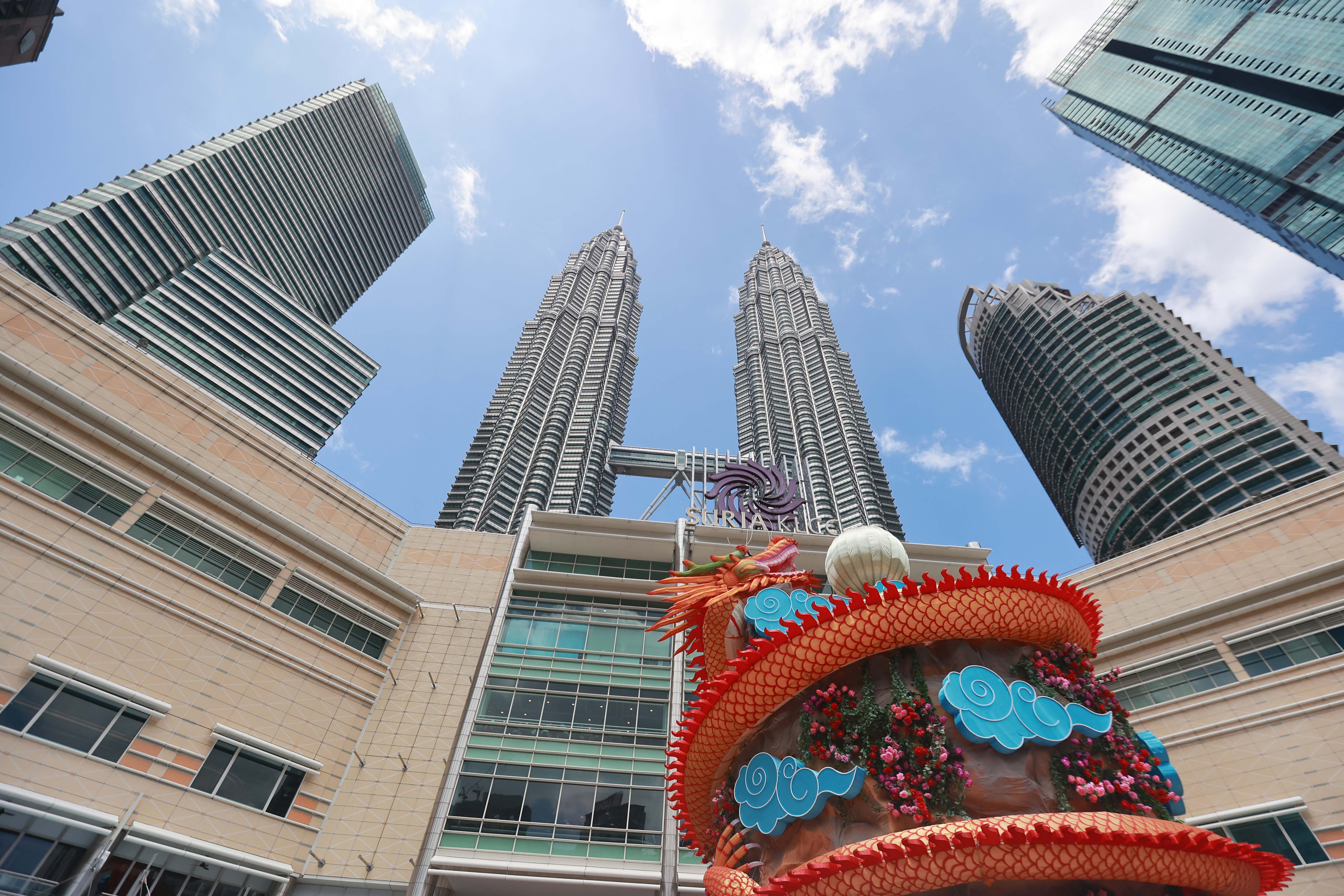 电视塔下风情街